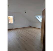 1 Zimmer Dachgeschoss Wohnung in ruhiger Lage - frisch renoviert! - Recklinghausen Berghausen