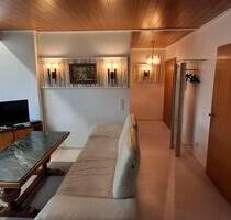 Dachgeschosswohnung 2 Zimmer Küche Bad - Gründau