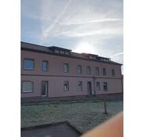 großzügig geschnittene 2 Zimmer Wohnung mit Balkon - Bad Frankenhausen/Kyffhäuser