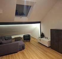 Helle gemütliche 2-Zimmer Dachgeschosswohnung ab 01.05.2025 - Backnang