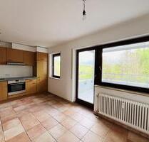 3.5 Zimmer Wohnung mit 2 Balkonen, Küche, Bad, Gäste-WC, Garage und toller Aussicht - Lörrach Brombach