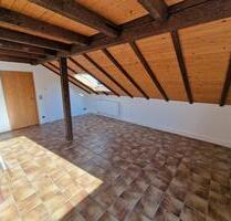 3,5 Zimmer Dachgeschoss Wohnung Neu Saniert - Oedheim