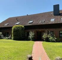 Die Wohnung verfügt über 2 Zimmer, sowie einem Badezimmer nebst einer Küche. Des Weiteren steht Ihnen ein Bodenraum zur Nutzung zur Verfügung. - Kiel Meimersdorf