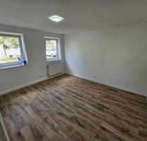 WG Zimmer in Mädels-WG Frisch Saniert - Herzogenaurach