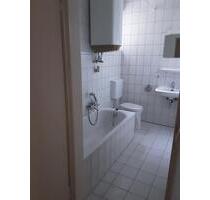 Sehr ruhige 2 Zimmer + große Wohnküche ab 01.11.25 zu vermieten - Würzburg Heuchelhof