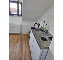 Eine Zentrale 2 Zimmer Dachgeschoss Wohnung - Kassel Vorderer Westen