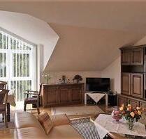 Helle moderne 2,5 Zimmer DG-Wohnung mit weitem Blick über das grüne Hattinger Hügelland - Hattingen