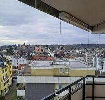 3 Zimmer Wohnung mit Balkon und EBK in Oberursel +2 Stellplätze - Oberursel (Taunus)