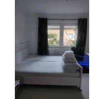 Zimmer zu Vermieten - 500,00&nbsp;EUR Kaltmiete, ca.&nbsp; 80,00&nbsp;m&sup2; in Berlin (PLZ: 12355) Neukölln