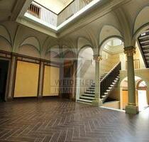 Vollmöbliertes 1 Zimmer Apartment mit großer Terrasse in Gera´s schönster Villa wartet auf Sie!