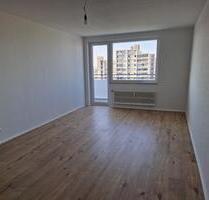 Helle 2 Zimmer Wohnung mit traumhafter Aussicht! - Köln Porz