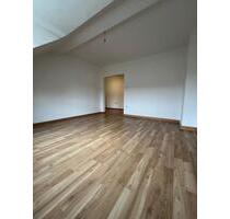 2,5 Zimmer Mietwohnung Dachgeschoss in Duisburg Dellviertel