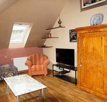 Elegante 2,5 Zimmer Dachgeschosswohnung, vollmöbliert - Schwäbisch Gmünd