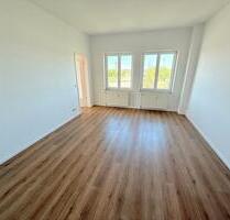 Drei Zimmer Wohnung mit EBK! - 514,00 EUR Kaltmiete, in Brandenburg an der Havel (PLZ: 14770)