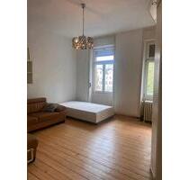 helles WG Zimmer - 670,00 EUR Kaltmiete, ca.  30,00 m² in Frankfurt am Main (PLZ: 65929) Unterliederbach