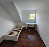 Möbliert und direkt an der U-Bahn zur Uni - WG Zimmer in 3er WG - Essen Stadtbezirk V