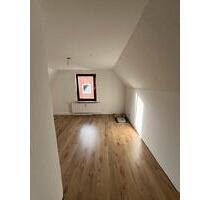 Sanierte OG-Wohnung als 4er WG - nur noch 1 Zimmer frei!!! - Nienburg (Weser)