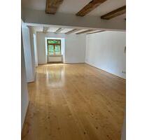3 Zimmer Wohnung im Schloss - 1.085,00 EUR Kaltmiete, ca.  100,00 m² in Riedlingen (PLZ: 88499)