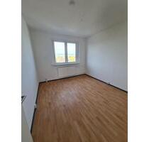 *Frisch Renovierte* 8,5 Zimmer Wohnung - Kindelbrück