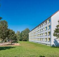 Ruhige Lage, helles Bad, 2 Zimmer im Erdgeschoss – Willkommen in Dessau-Roßlau + 300 EUR Bonus!