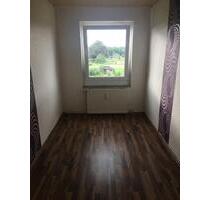 *Ruhige Lage* Frisch Renovierte 3 Zimmer Wohnung im 1.OG zu vermieten in Klietz - Schönhausen (Elbe)