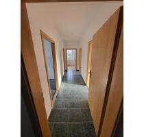 renovierte 3 Zimmer Wohnung - 300,00 EUR Kaltmiete, in Döbeln (PLZ: 04720)