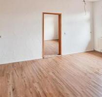 Erstbezug nach Sanierung! Zentral gelegene 2-Zimmer Wohnung direkt im Bahnhof Oebisfelde. - Oebisfelde-Weferlingen