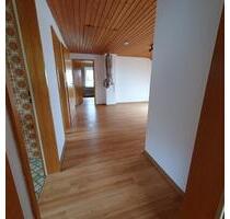 2 Zimmer DG Wohnung - 490,00 EUR Kaltmiete, ca.  64,00 m² in Fronreute (PLZ: 88273)