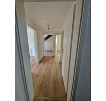 Moderne helle 2,5 Zimmer Maisonette Wohnung - Esslingen am Neckar Hegensberg