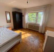 Frauen WG Zimmer möbliert - 450,00 EUR Kaltmiete, ca.  13,00 m² in Stuttgart (PLZ: 70327) Luginsland