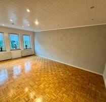3 Zimmer + KDB zu vermieten - 830,00 EUR Kaltmiete, ca.  118,00 m² in Oberhausen (PLZ: 46147) Schmachtendorf