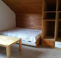 Möblierte Zwei Zimmer Dachgeschoss Wohnung in Böblingen-Zentrum