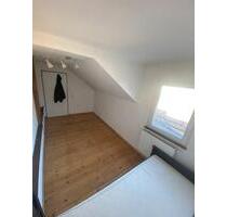 Zimmer in 3-er WG - 425,00 EUR Kaltmiete, ca.  12,00 m² in Karlsruhe (PLZ: 76133)