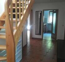Helle 4 Zimmer Galerie Wohnung Bad Abbach mit EBK, Balkon