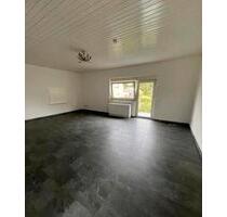 Helle 2 Zimmer Wohnung ca 93 qm Raunheim