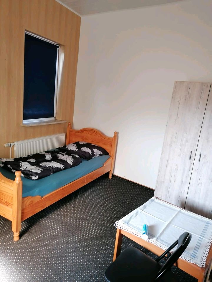 Zimmer WG in Varel - 400,00 EUR Kaltmiete, ca.  230,00 m² in Varel (PLZ: 26316)