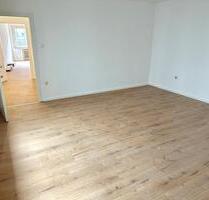 Frisch renovierte 3-Zimmer Eohnung in Wuppertal - Elberfeld !