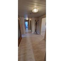 4 Zimmer Wohnung zum Vermieten - 550,00 EUR Kaltmiete, ca.  100,00 m² in Lehrberg (PLZ: 91611)