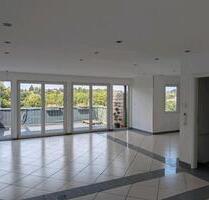 Großzügige Dachgeschosswohnung 3,5 Zimmer 100m² mit Weitblick - Solingen Höhscheid