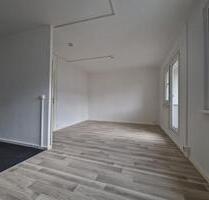 Kleine Wohnperle mit Durchgangszimmer – ideal für Familien oder Paare! Jetzt 2 NKM* sparen! - Eisleben (Lutherstadt)