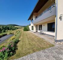 Sonnige, ruhige 2,5 Zimmer Terrassenwohnung mit EBK in Neuenstein