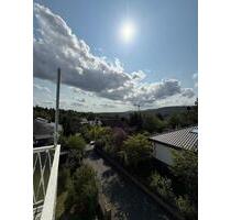 Schöne 3 Zimmer DG Wohnung in Georgenborn mit Balkon und Ausblick - Wiesbaden Dotzheim
