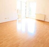 Helle 2025 modernisierte 4 Zimmer Wohnung mit Abstellraum, Balkon, Gäste-WC und Parkmöglichkeit - Lügde