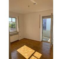 Sehr schöne, helle und gepflegte 3 Zimmer Wohnung mit Garage - Amberg