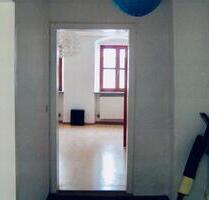 Zentrale 2,5 Zimmer Wohnung in Neuburg mit Einbauküche und Balkon - Neuburg an der Donau