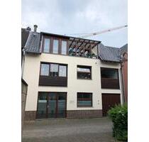 2-Zimmer Dachgeschosswohnung mit Dachterrasse zentral Lechenich - Erftstadt