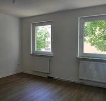 Die schöne 1-Zimmer-Wohnung befindet sich im 1. Obergeschoss eines Mehrfamilienhauses im beliebten Limes-Quartier. Über den Flur gelangen Sie in sämtliche Räume des Objekts. Wohnzimmer und Diele... - Hanau