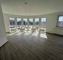 helle geräumige 3 Zimmer Wohnung mit Stellplatz - Artern