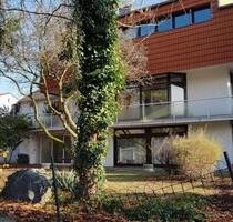 2,5 Zimmer Wohnung in einem Künstlerhaus mit Einbauküche - Seeheim-Jugenheim