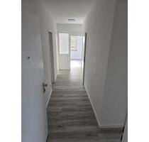 Frisch ren. 4 Zimmer Wohnung in 35683 Dillenburg